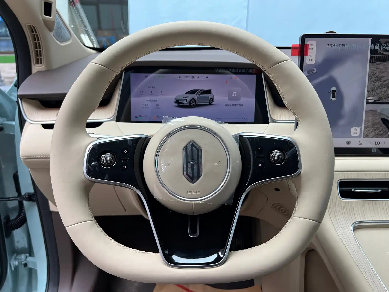 صورة 11 - Shangjie SUV