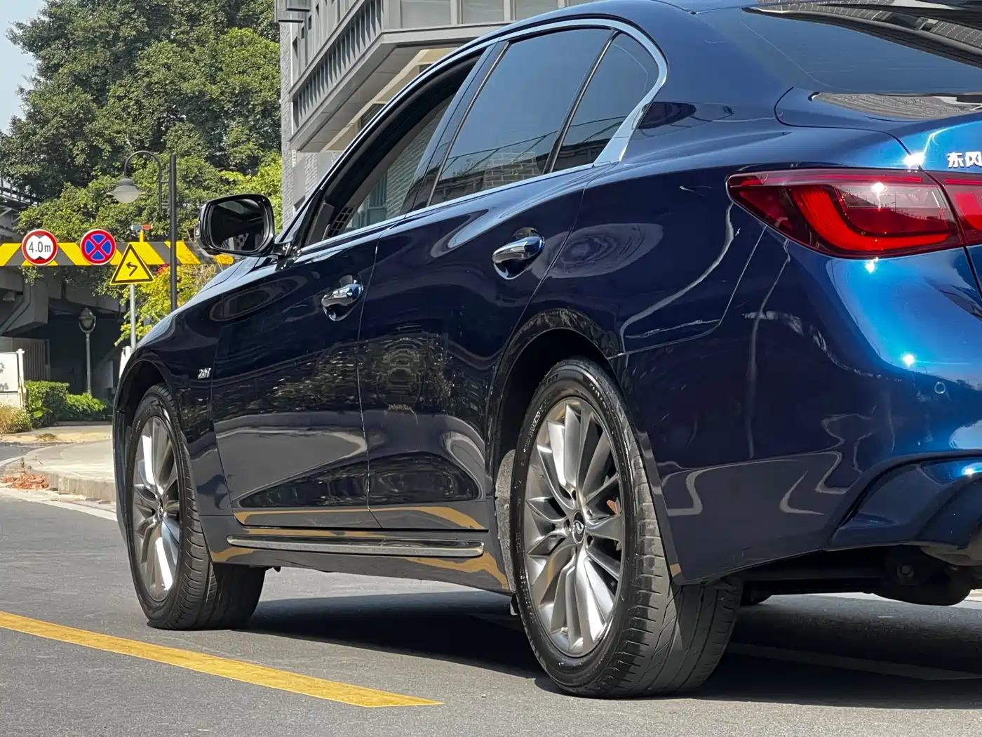 Infiniti Q50L 2019 2018 2.0T Premium Edition (China VI)