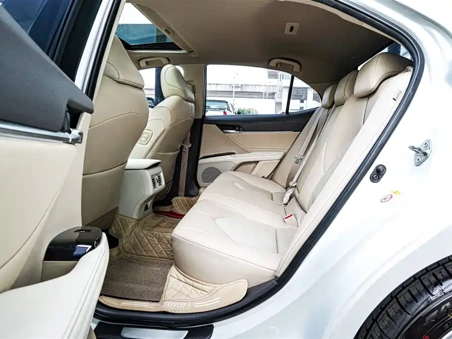 Toyota Camry 2018 2.0G Luxury Edition фото 17