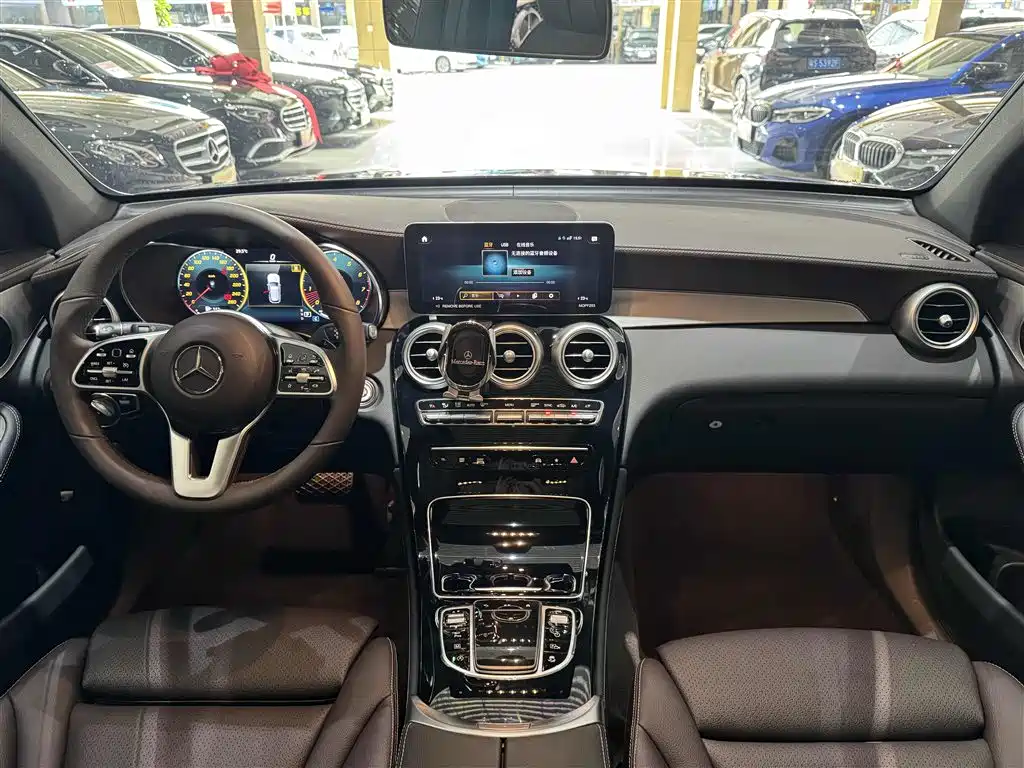 Mercedes-Benz GLC 2022 Facelift GLC 260 L 4MATIC Dynamic фото 10