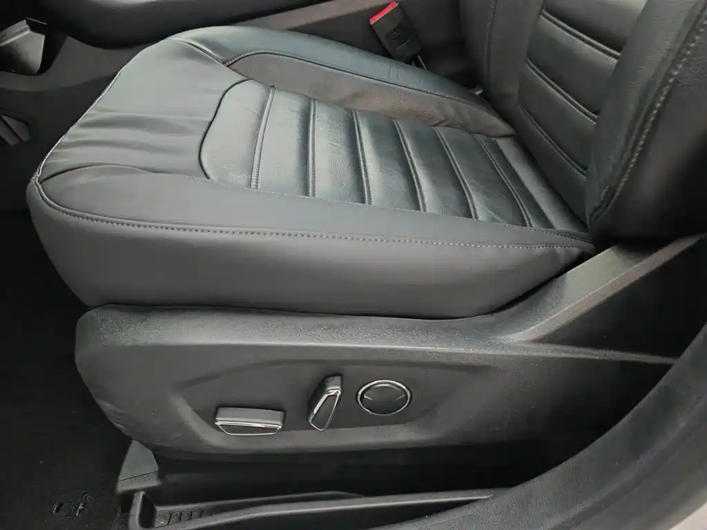 Фото 20 - Ford Edge