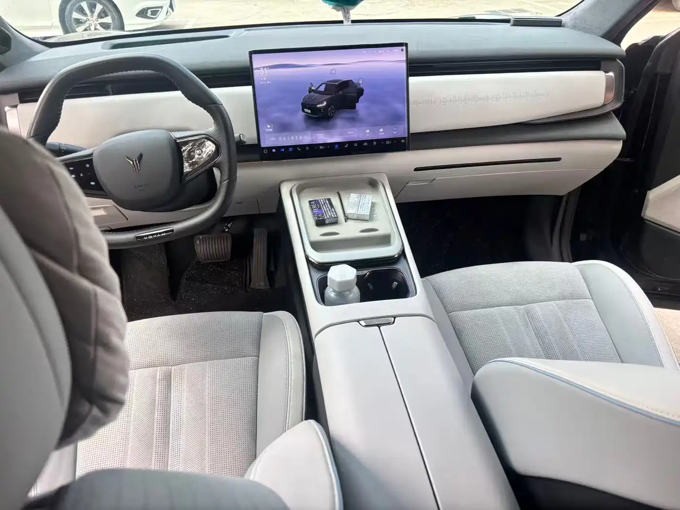 Voyah Auto Voyah Zhiyin 2024 Long Range Super Charging Edition фото 2