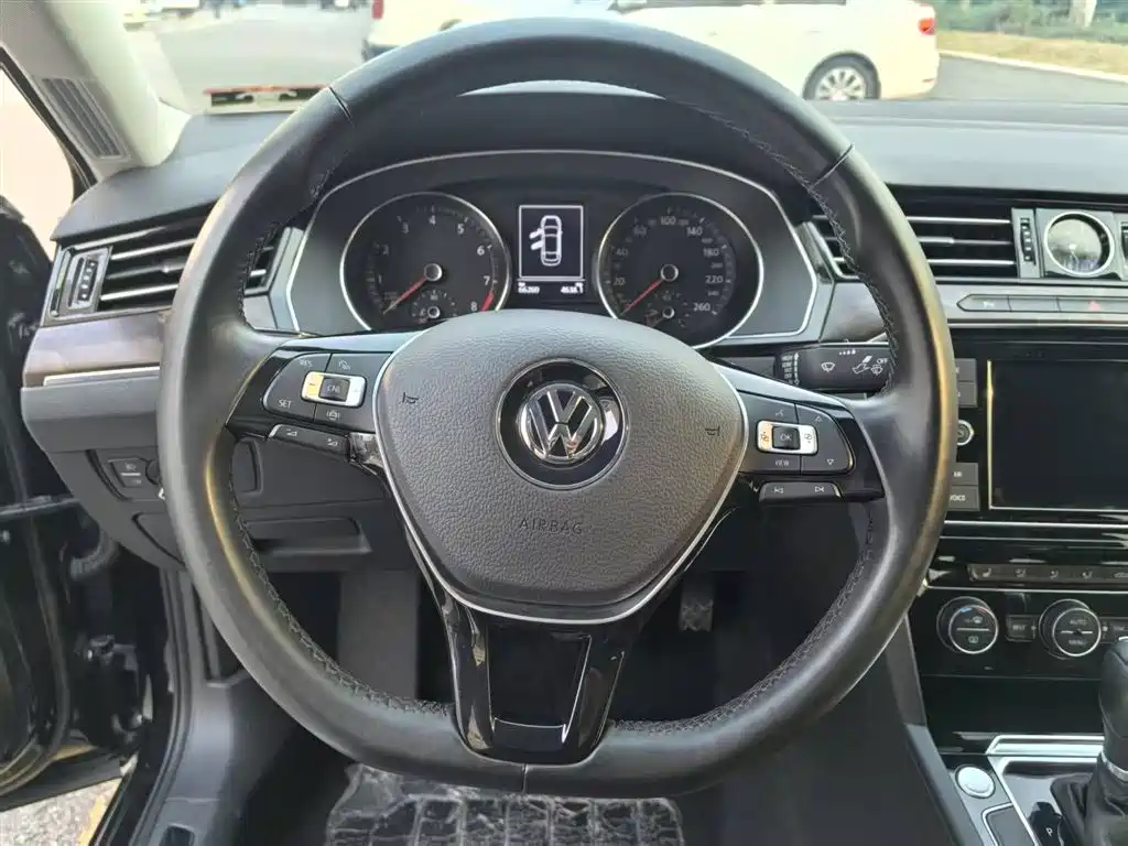Volkswagen Magotan 2019 330TSI DSG Luxury Class China VI фото 9