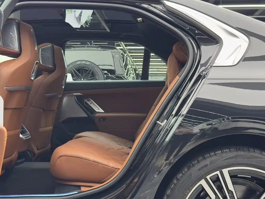 BMW i7 2025 2023 eDrive50L Premium M Sport Package