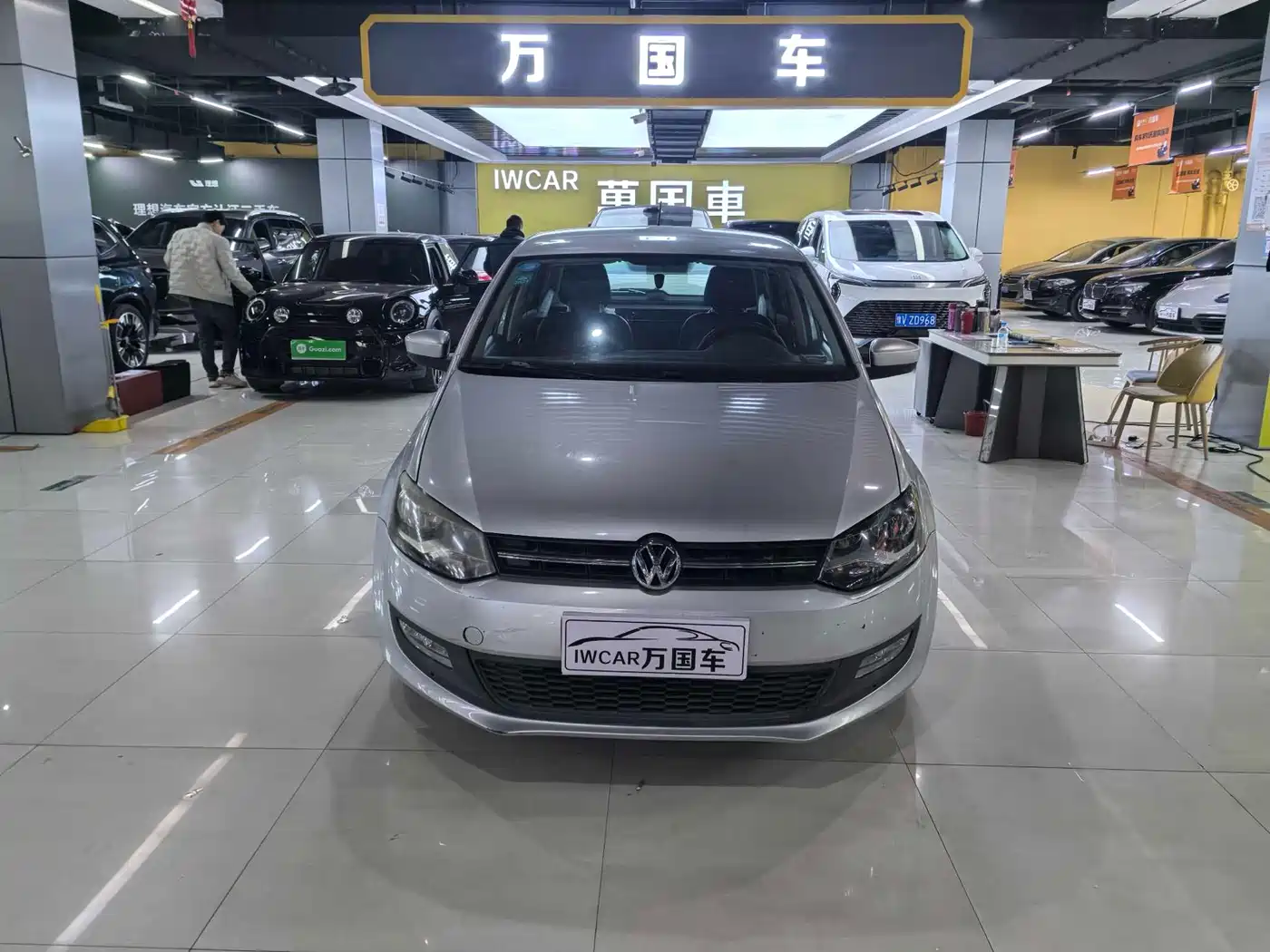 Volkswagen Polo 2013 1.6L Automatic Comfort Edition фото 2