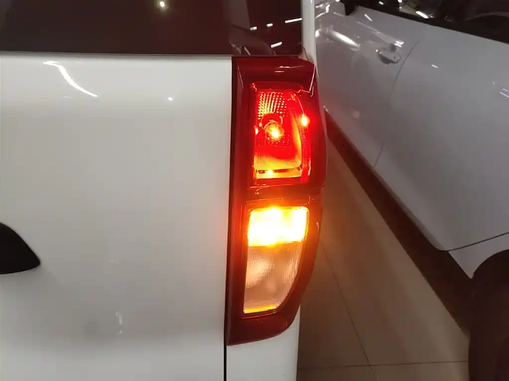 Wuling Motors Wuling Zhiguang NEV 2026 2025 Model 305km Base Version