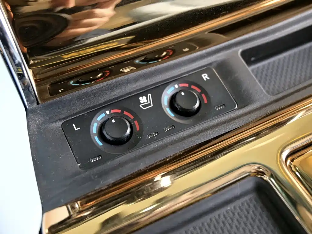 Toyota Alphard 2018 Facelift 3.5L Premium Edition фото 22