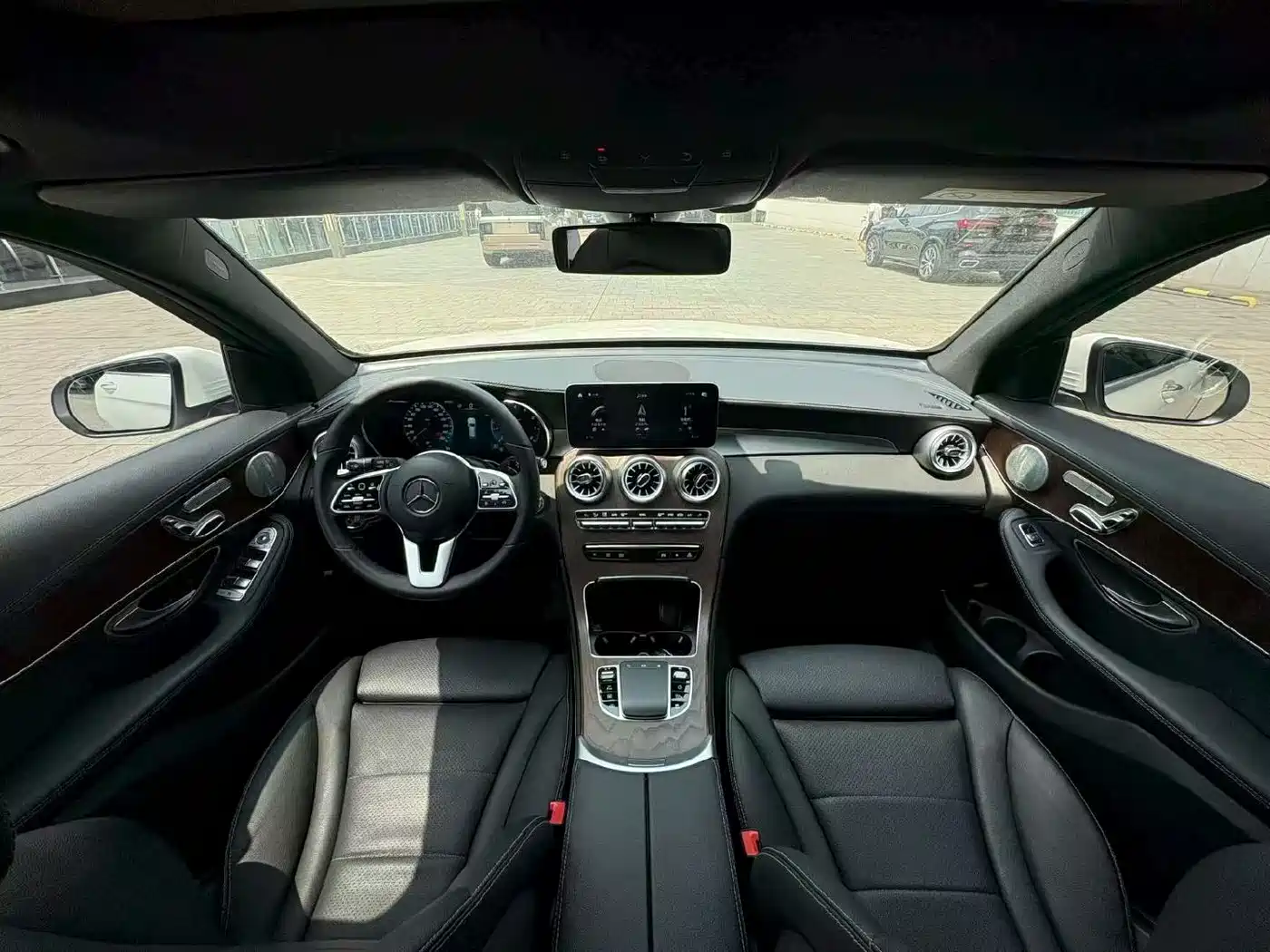 Mercedes-Benz GLC 2020 Facelift GLC 260 L 4MATIC Luxury фото 6