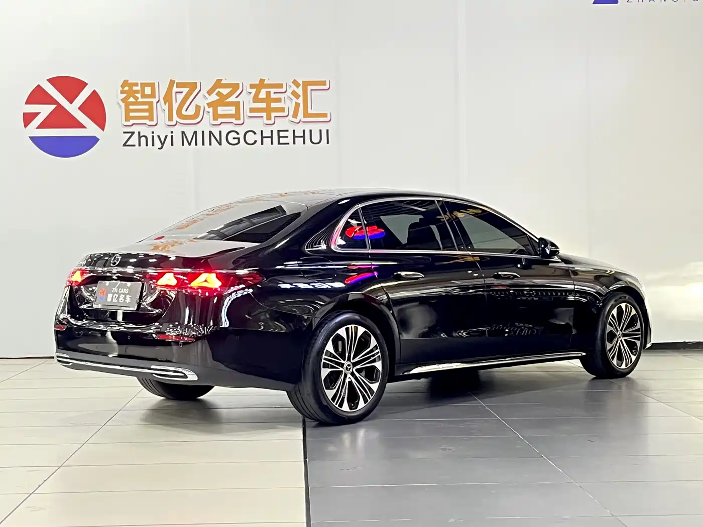 MERCEDES-BENZ E-CLASS