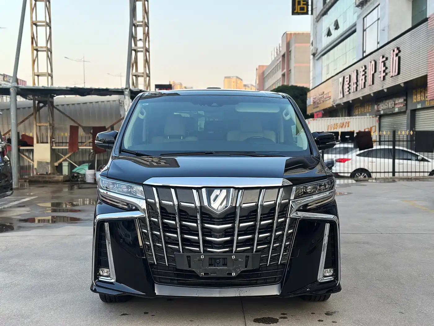 Toyota Alphard 2021 Hybrid 2.5L Ultimate фото 2