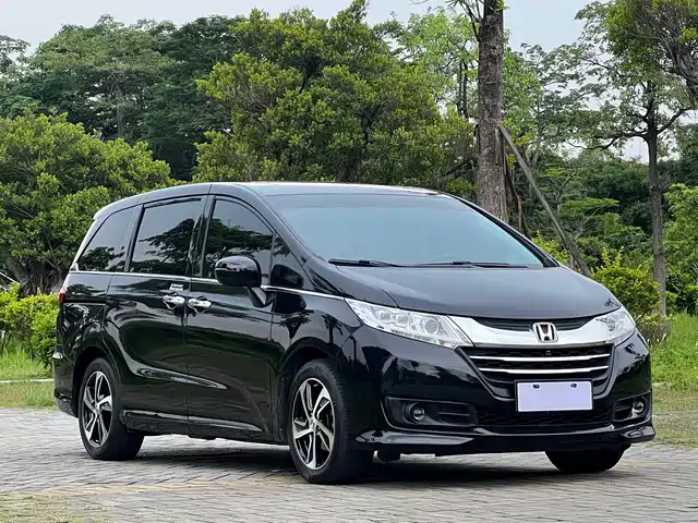 Honda Odyssey 2015 Facelift 2.4L Supreme Edition — фото 3