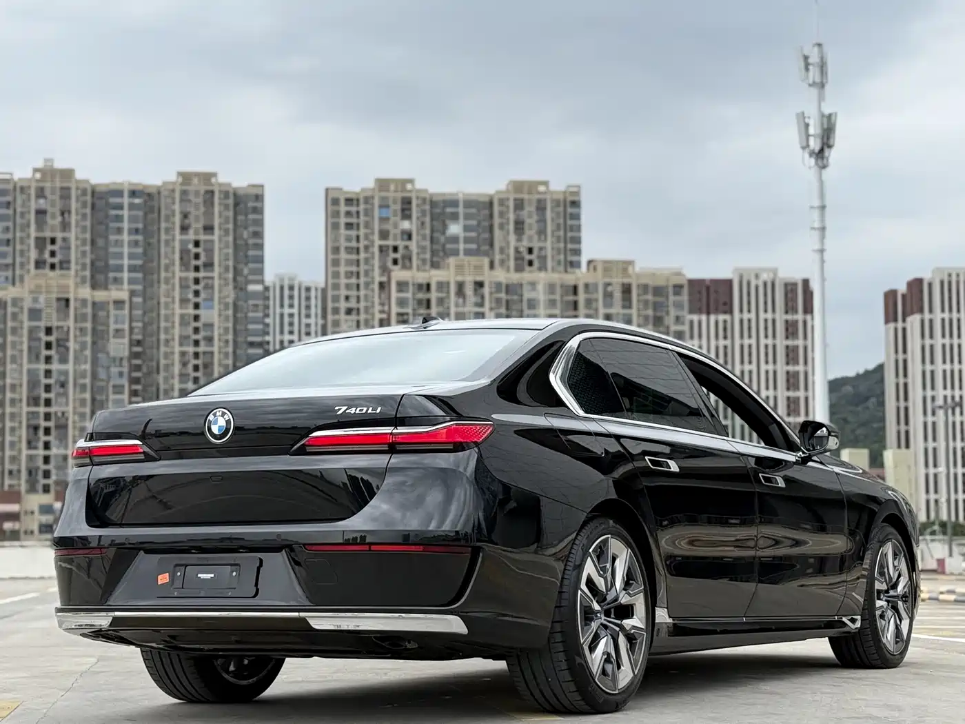 BMW 7-SERIES