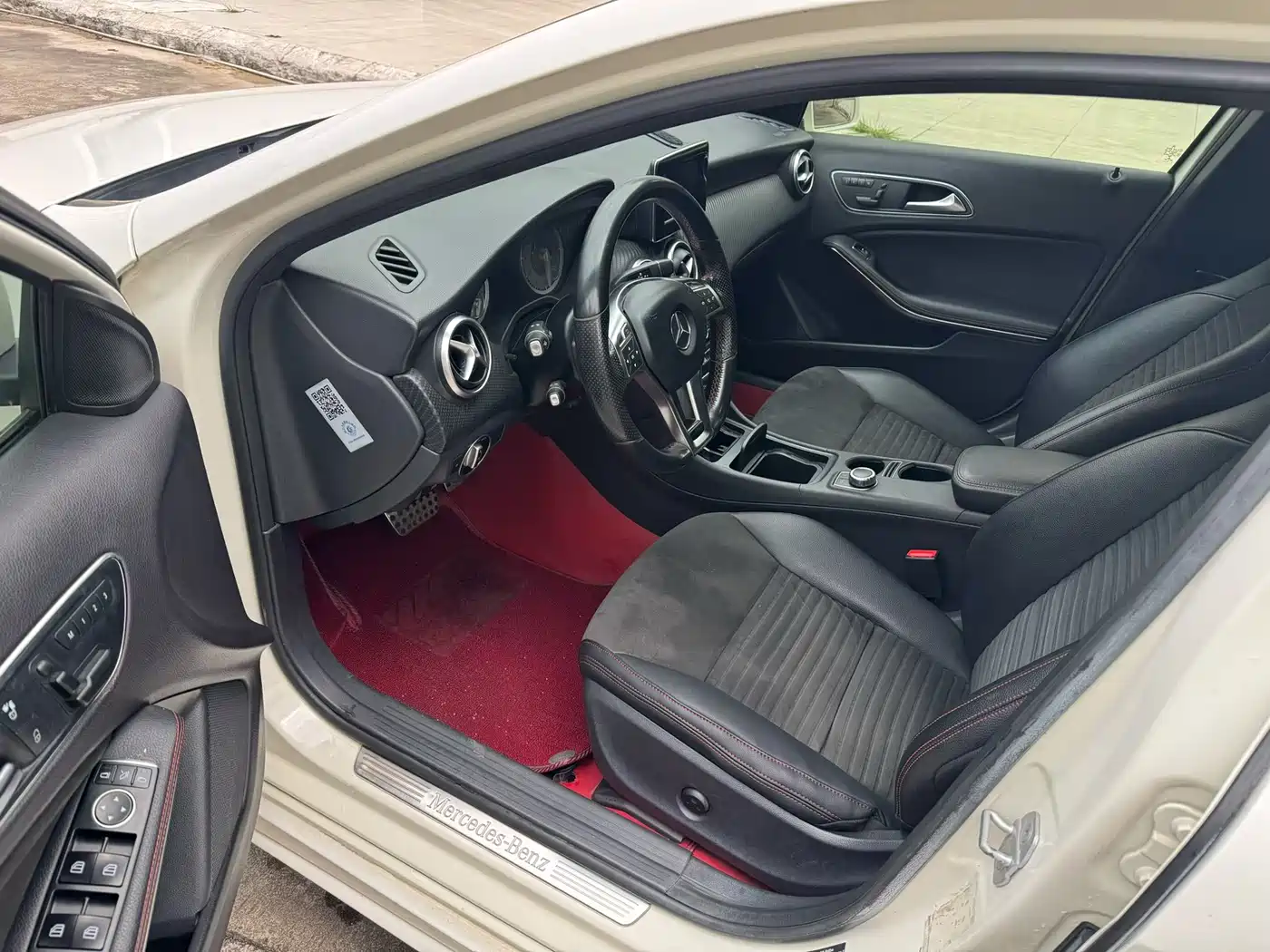 Mercedes-Benz A-Class (Import) 2015 A 200 Sport фото 4