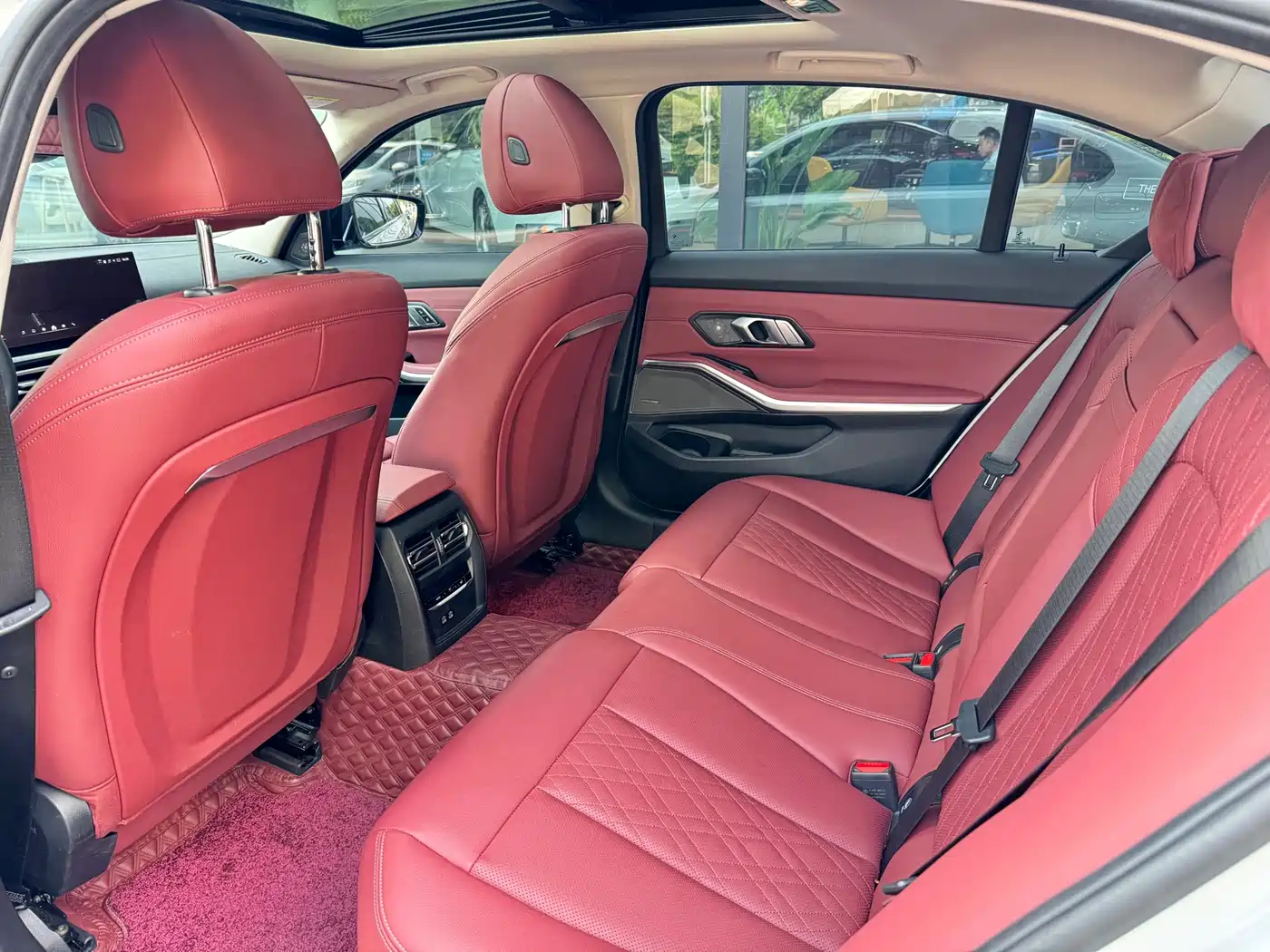 BMW 3 Series 2024 325Li M Sport Shadowline Package фото 13
