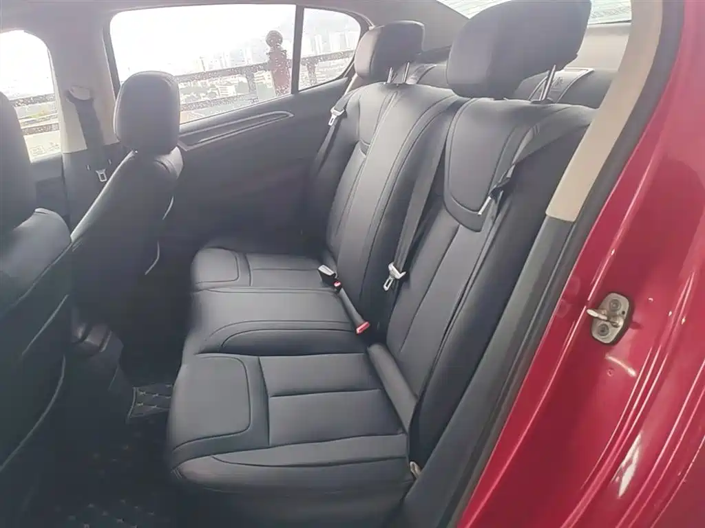 Peugeot 308 2014 Model Joy Edition Classic 1.6L Automatic Superior Style фото 17