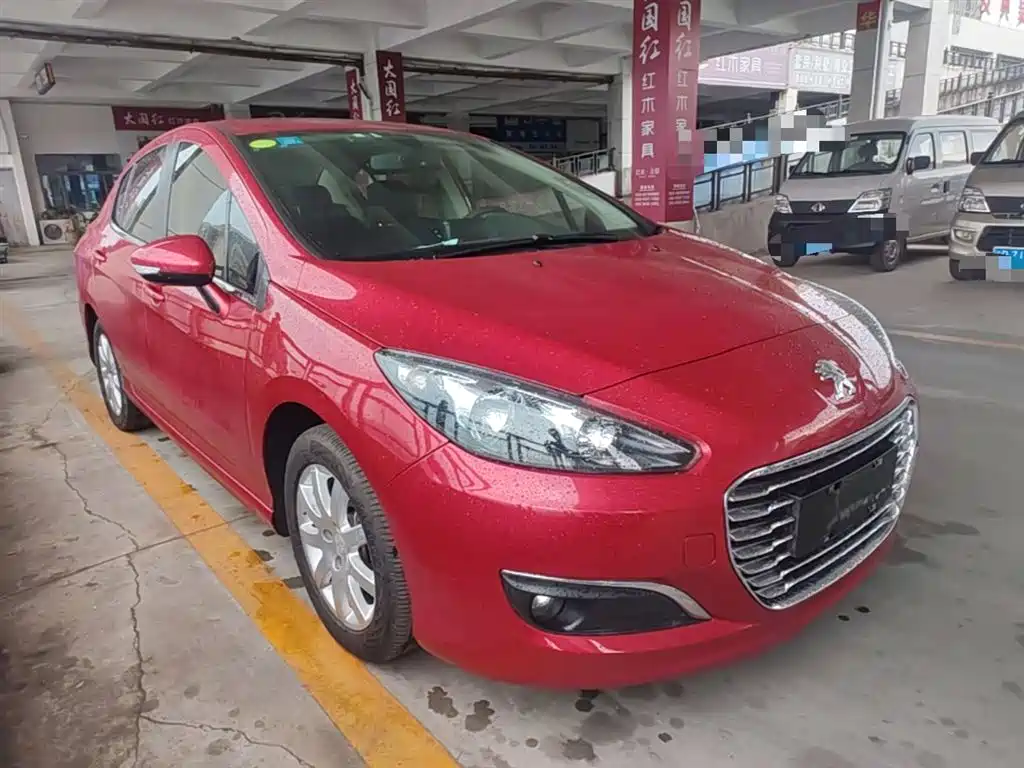 Peugeot 308 2014 Model Joy Edition Classic 1.6L Automatic Superior Style фото 4