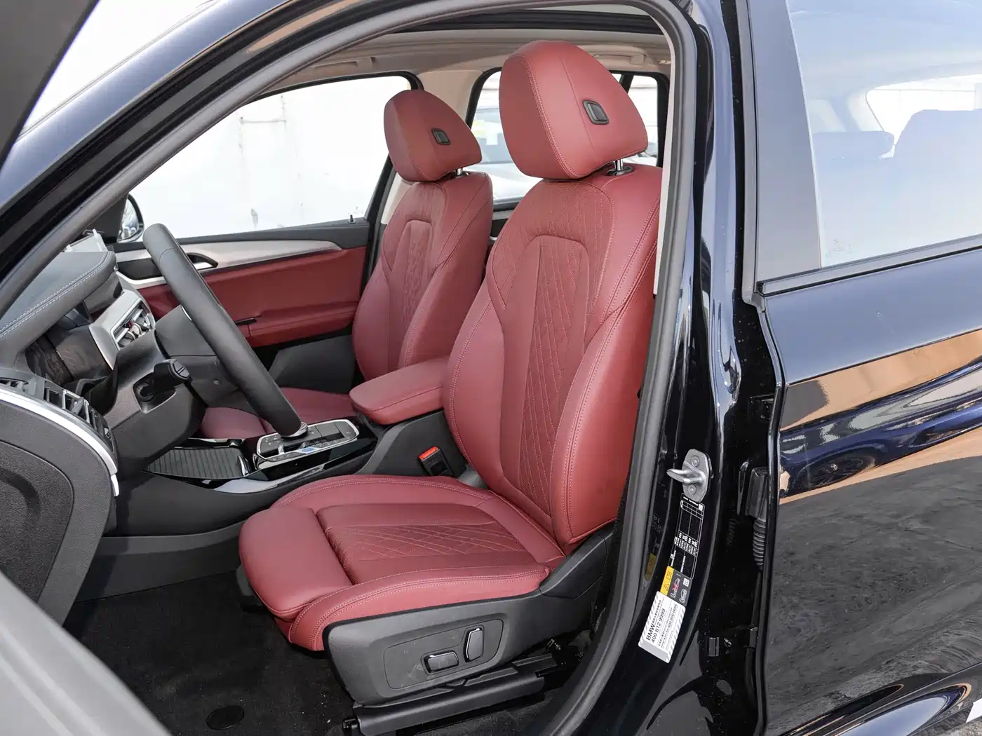 BMW iX3 2024 Innovation Leader фото 6