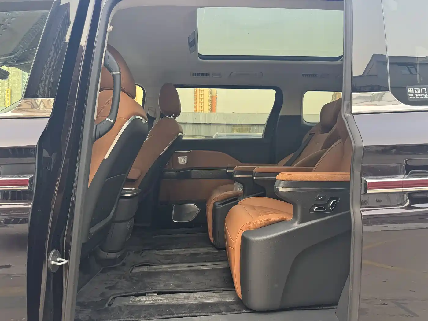 Hongqi HQ9 PHEV 2024 2024 Model 2.0T AWD Business Edition