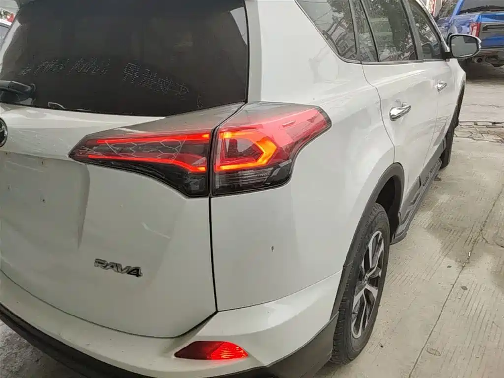 Toyota RAV4 Rongfang 2019 2.0L CVT 2WD Zhishang Edition China VI фото 8