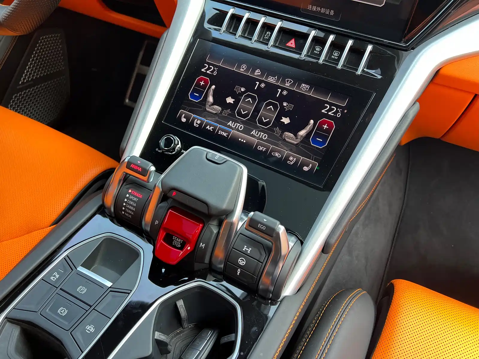 Фото 5 - Lamborghini Urus