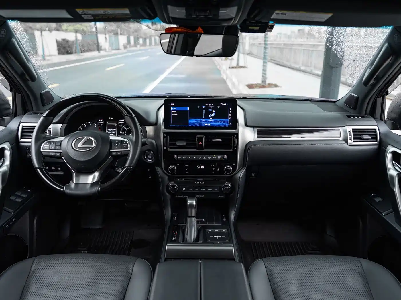 Lexus GX 2024 Summit Edition фото 8