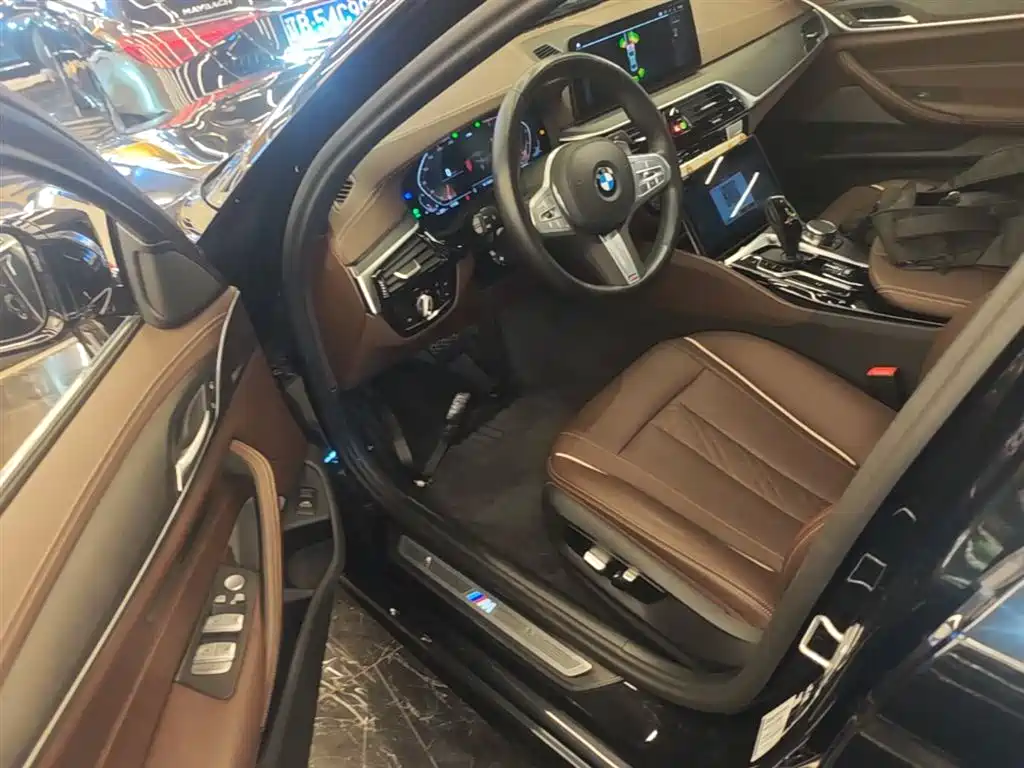 BMW 5 Series 2023 530Li Leading M Sport Package фото 15