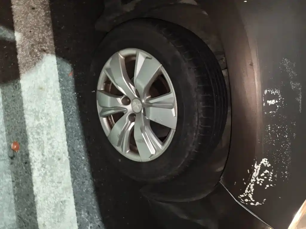 Photo 8 - Peugeot 2008