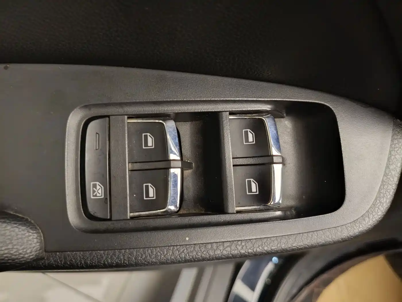 Фото 9 - Roewe RX5