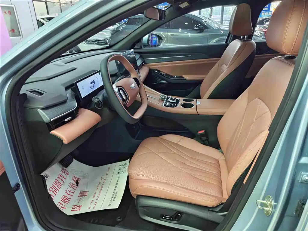 Geely Galaxy Galaxy L6 2025 EM-i 140km Starship Edition 10