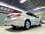 Photo 12 - Honda Accord
