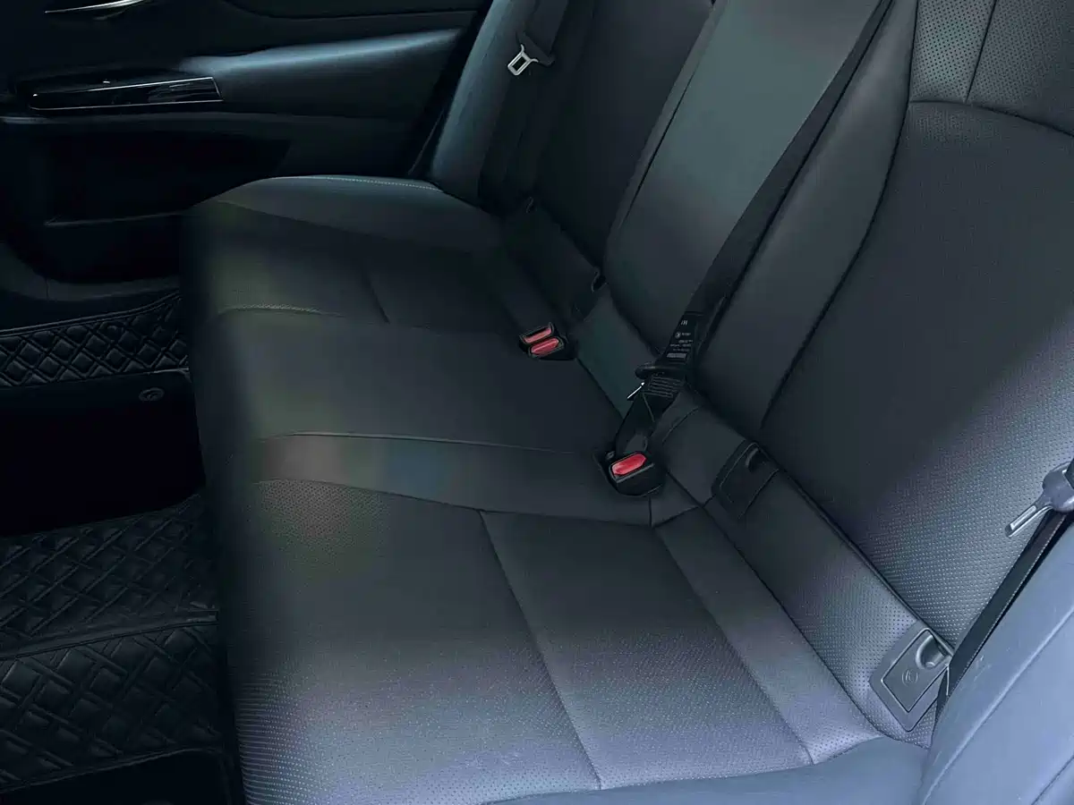Lexus ES 2023 260 Excellence фото 14