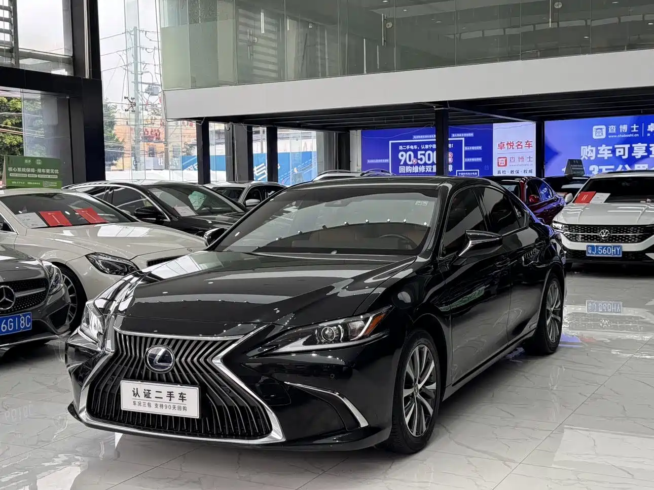 Lexus ES 2018 300h Excellence Edition China V