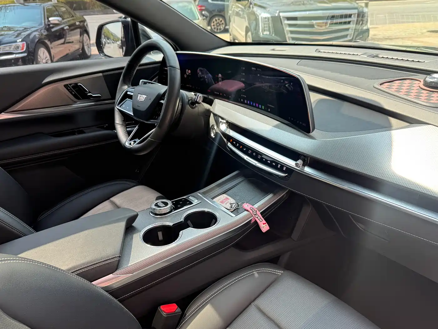 Cadillac XT5 2025 2.0T Luxury фото 15