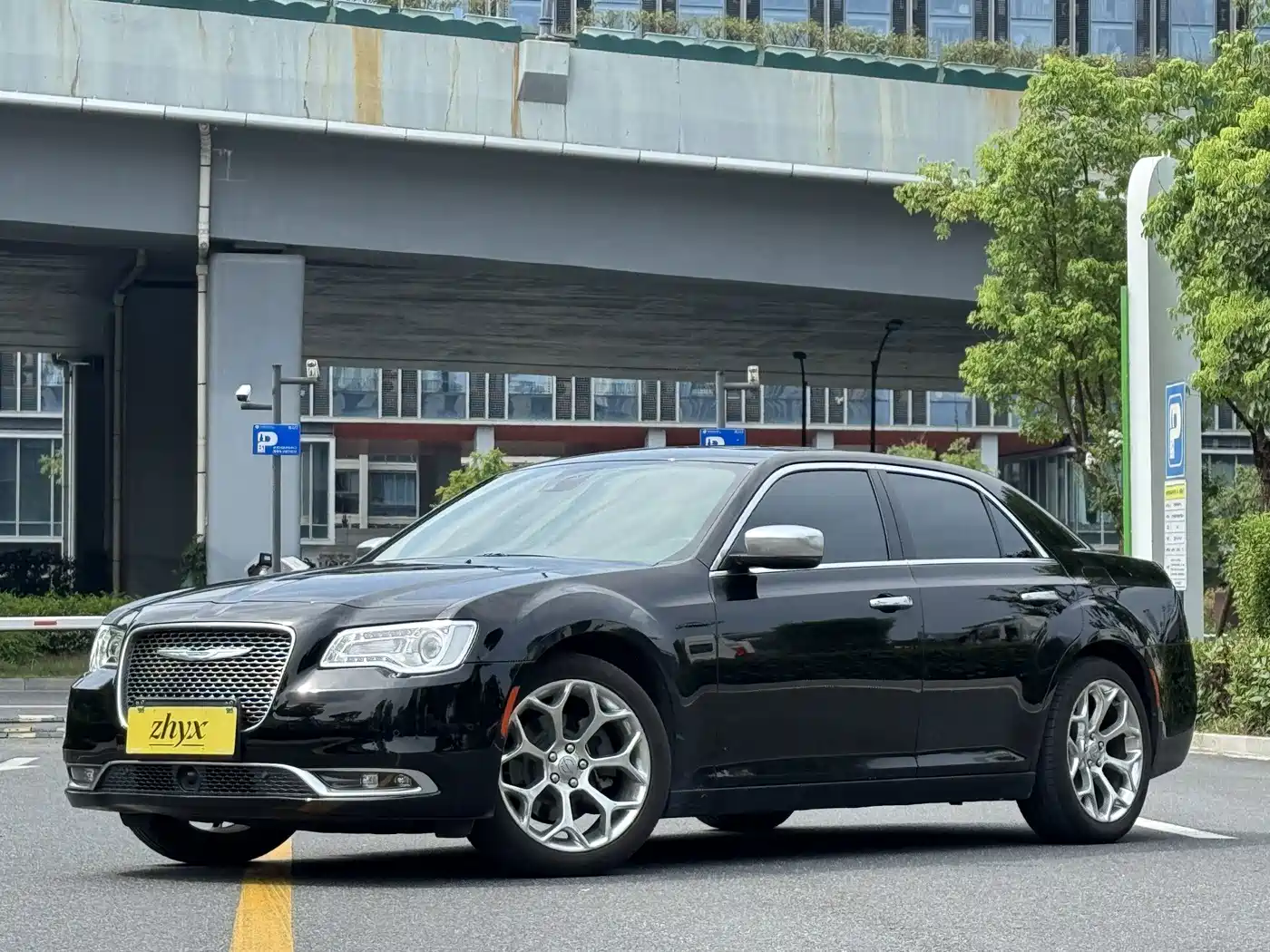 Chrysler 300C (Import) 2018 2016 3.0L Beyond Edition