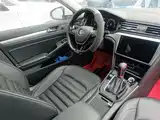 صورة 14 - Volkswagen Lamando