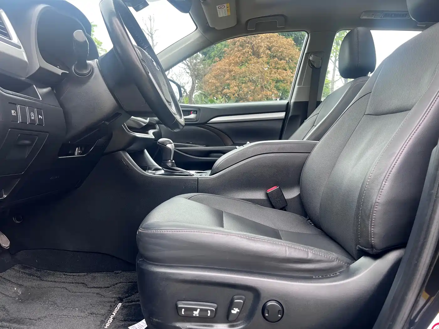 Toyota Highlander 2018 2.0T 4WD Luxury 7-seater China VI фото 7