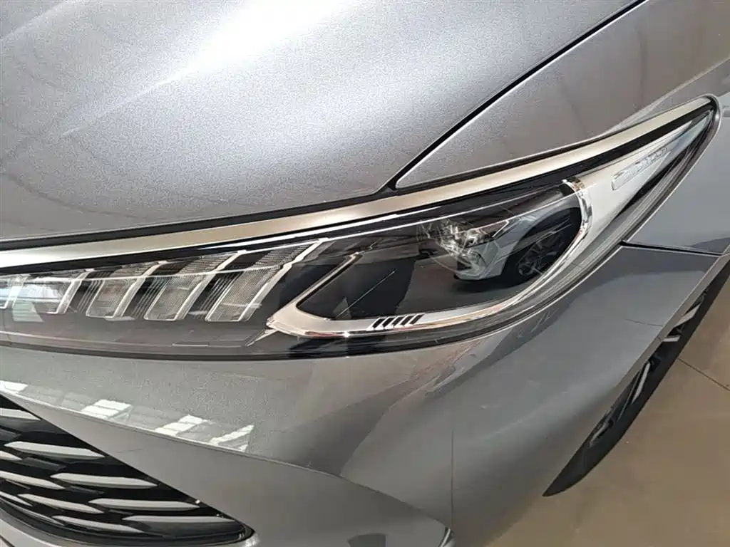BYD Qin PLUS 2026 DM-i Smart Edition 128KM Progressive фото 24