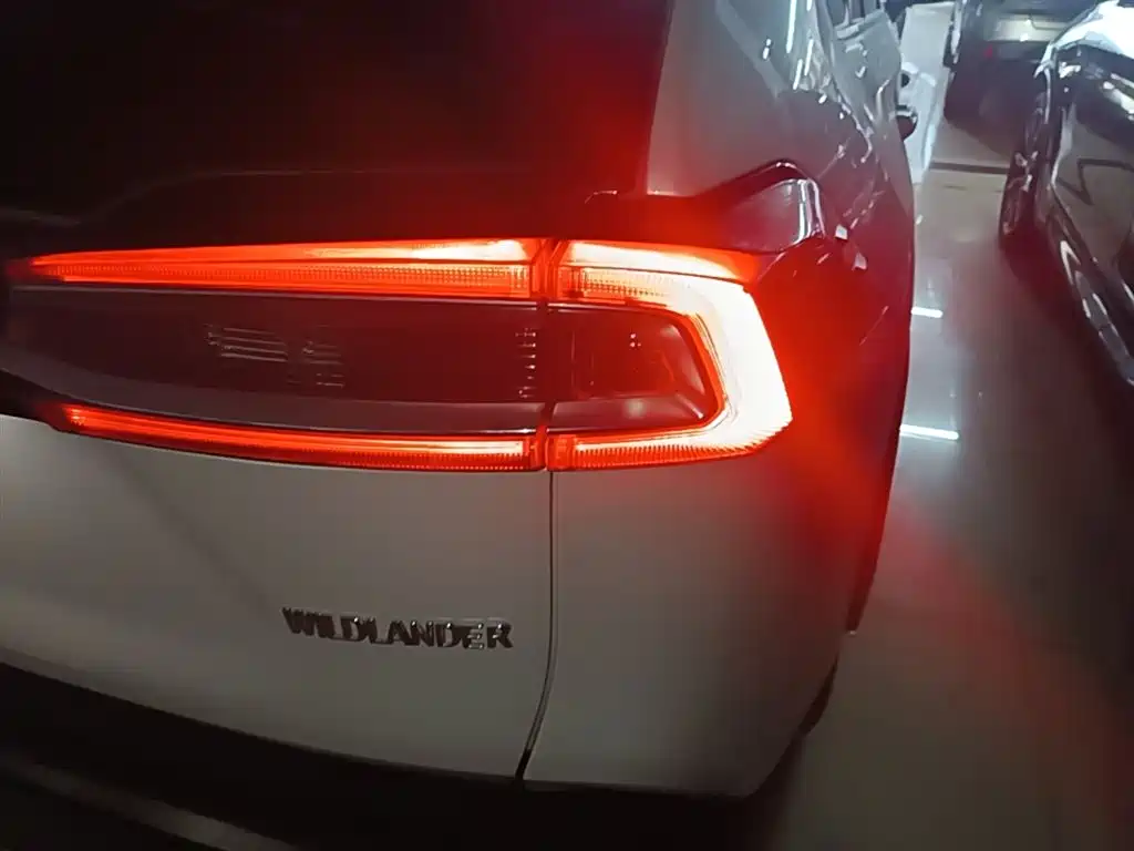 Toyota Wildlander 2023 2.0L CVT FWD Urban фото 8