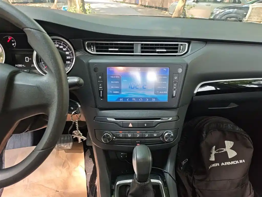 Peugeot 408 2014 1.8L Automatic Leading Edition фото 13