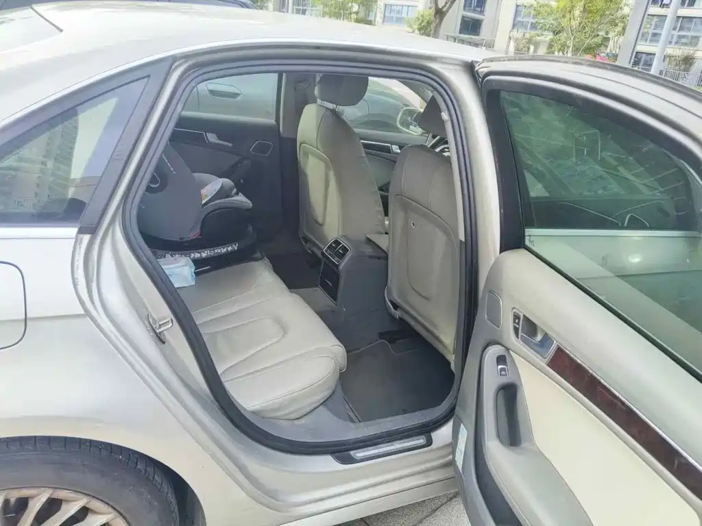 Photo 11 - Audi A4L