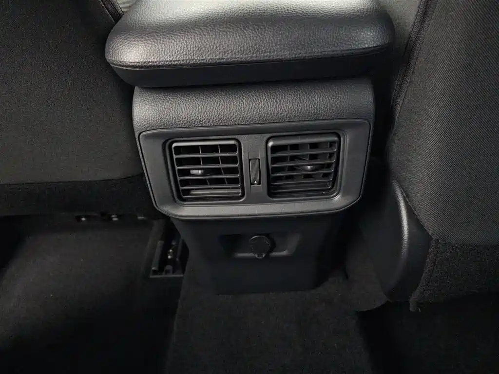 Toyota RAV4 Rongfang 2020 2.0L CVT 2WD Urban Edition фото 13