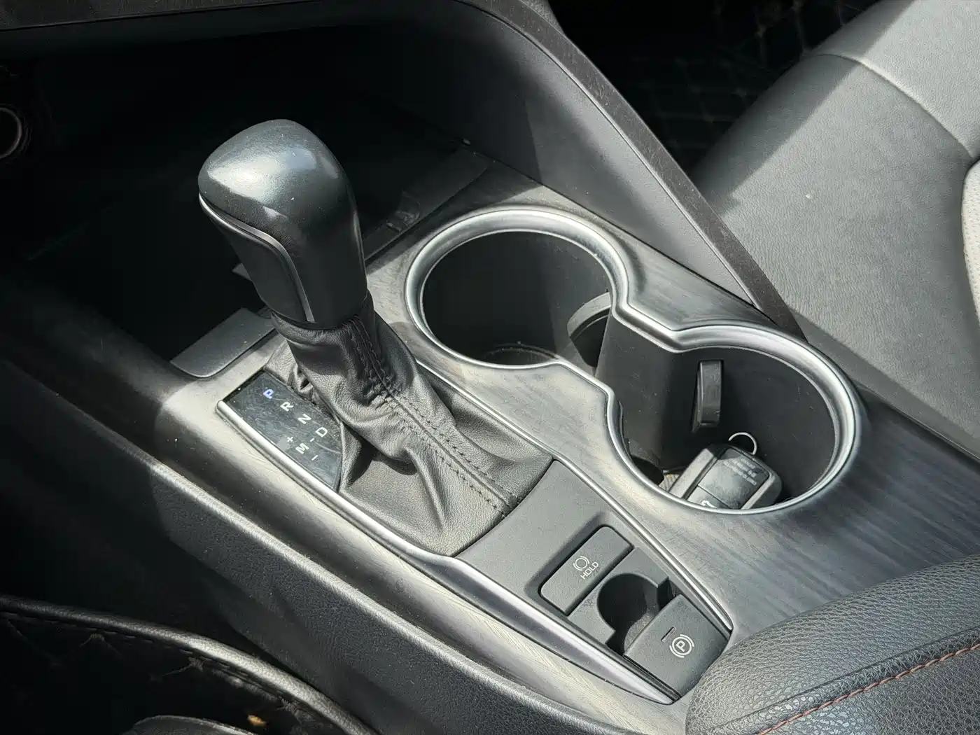 Toyota Camry 2021 2.0G Luxury Edition фото 10