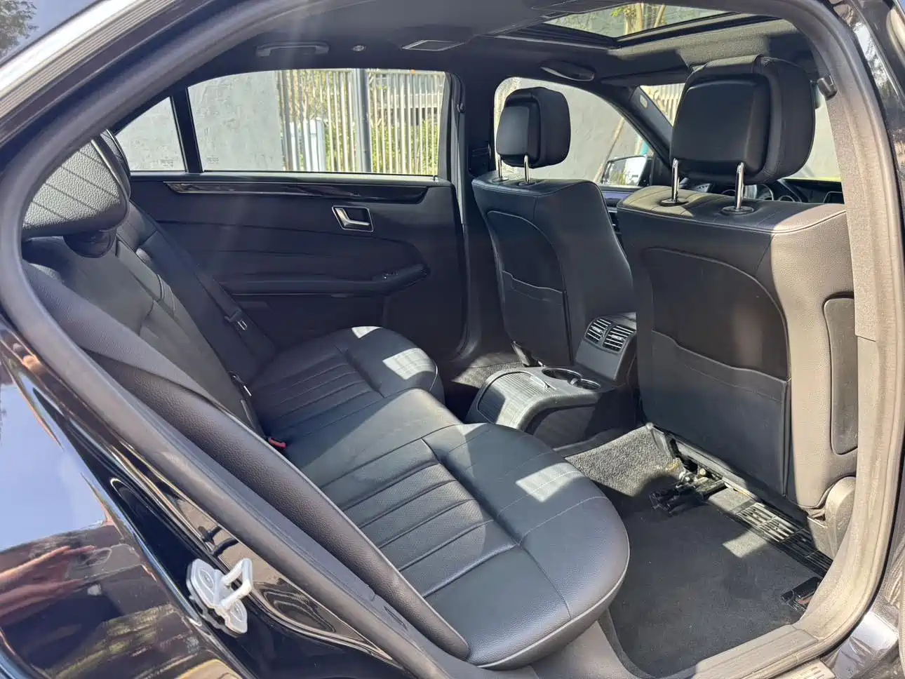 Mercedes-Benz E-Class 2015 Facelift E 180 L Sport фото 8