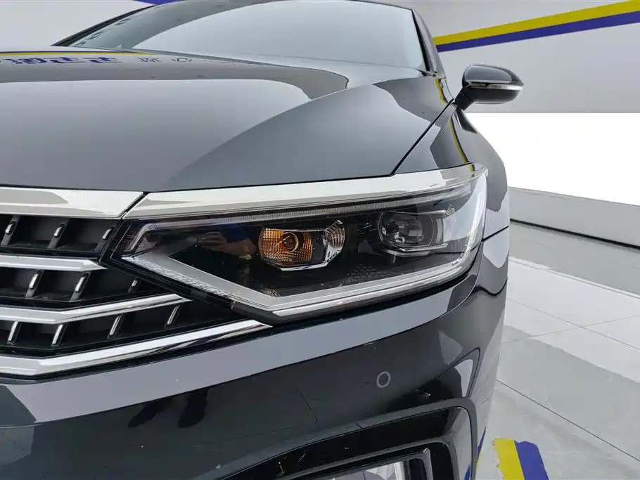 Volkswagen Magotan 2023 2 Million Units Anniversary Edition 330TSI DSG Leading Type фото 5