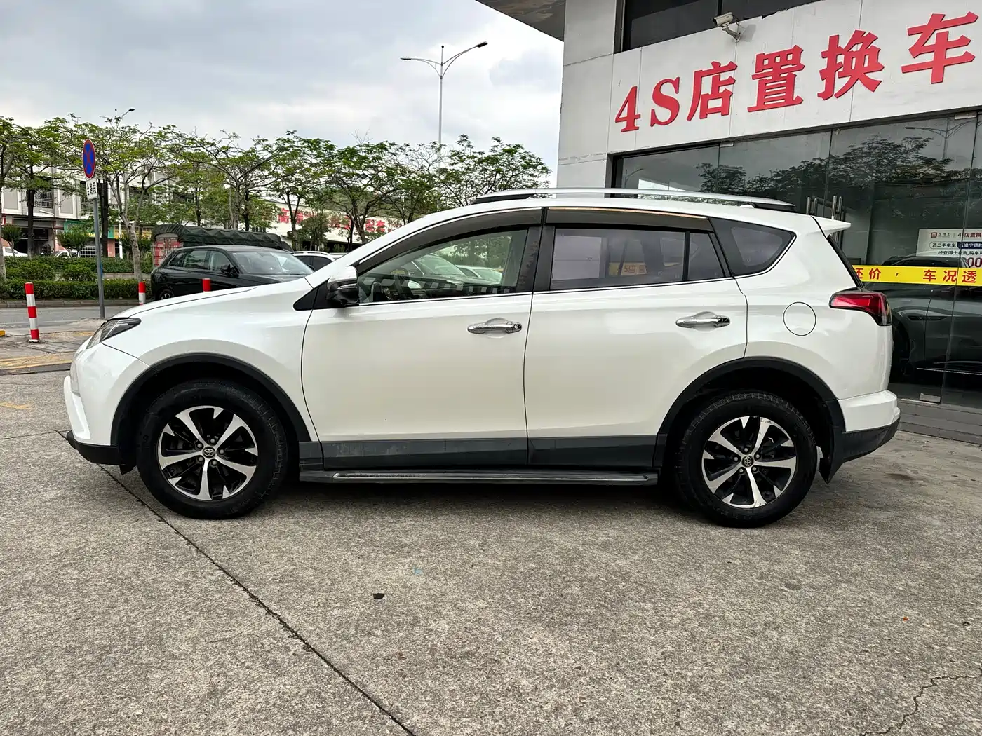 Toyota RAV4 Rongfang 2018 2.0L CVT 2WD Trend X Edition фото 7