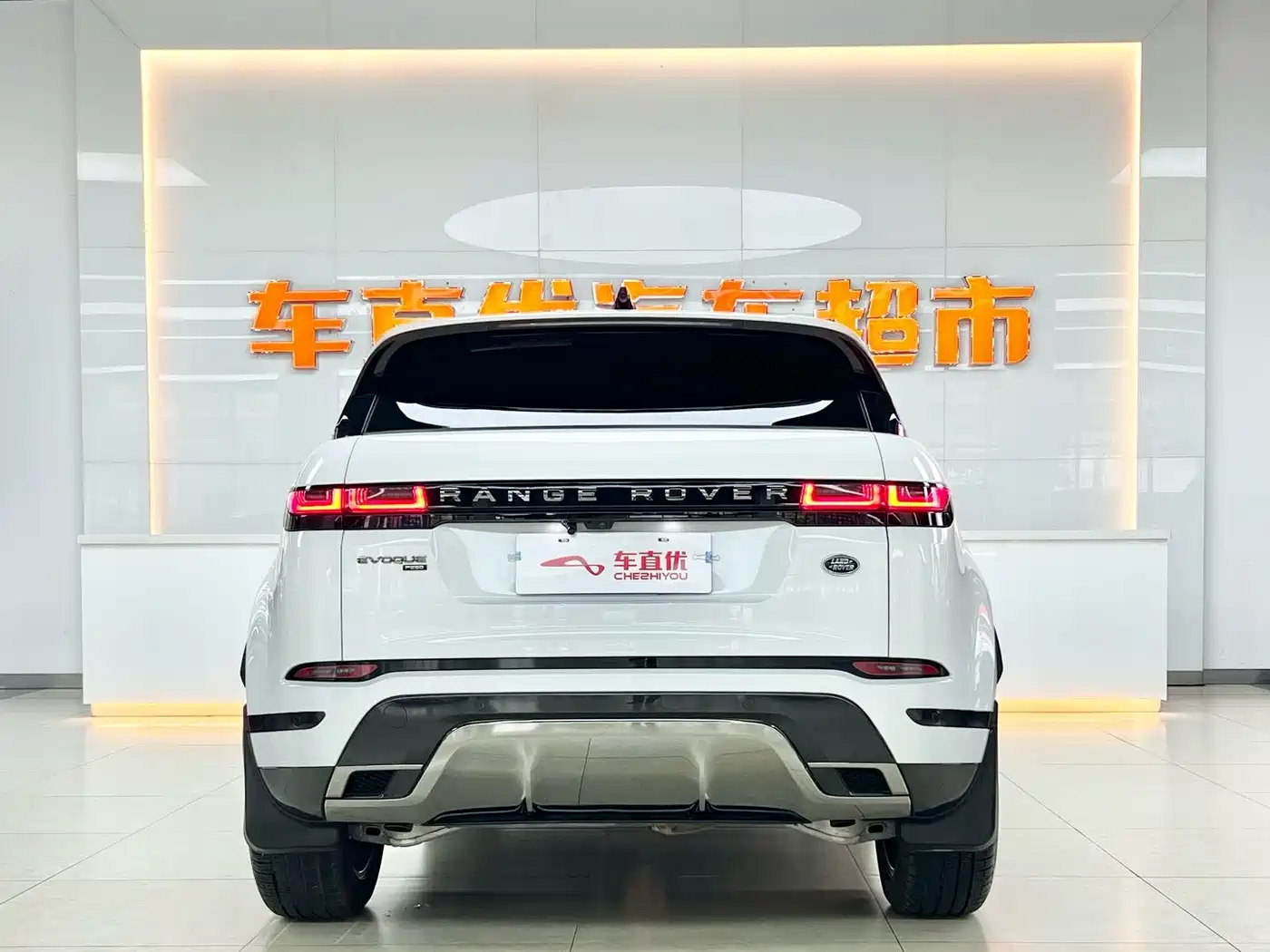 Land Rover Range Rover Evoque 2023 Range Rover Evoque L 249PS Luxury Edition фото 6