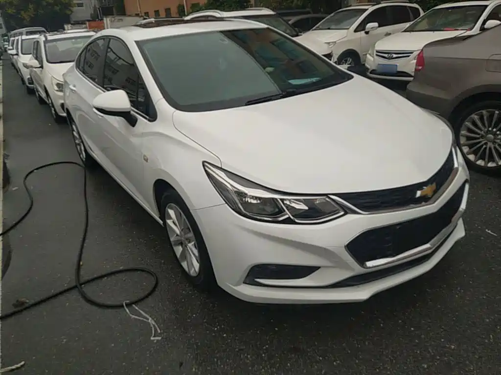 Chevrolet Cruze 2017 2018 320 Automatic Pioneer Sunroof Edition