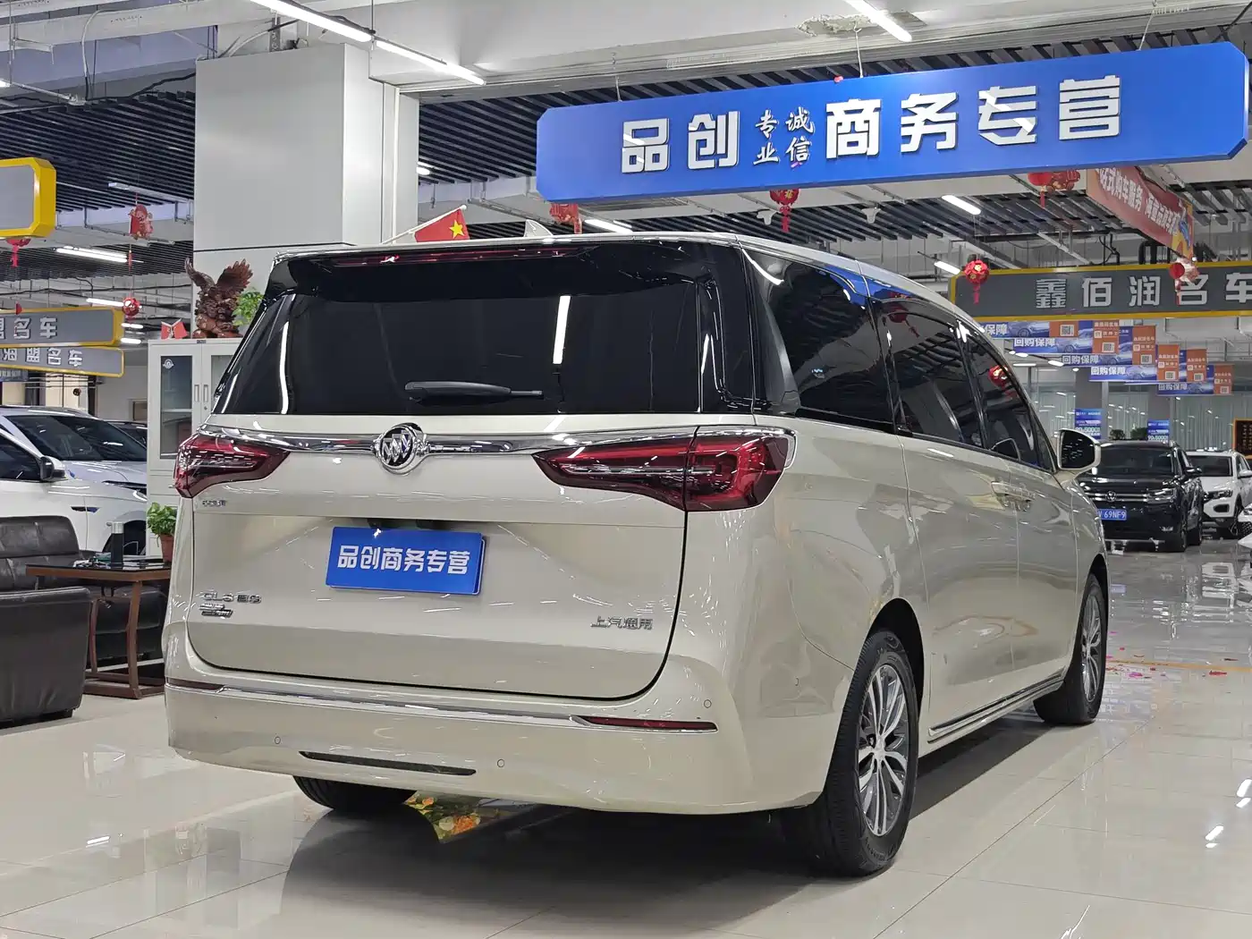 Buick GL8 2023 ES Landmaster Exclusive фото 9