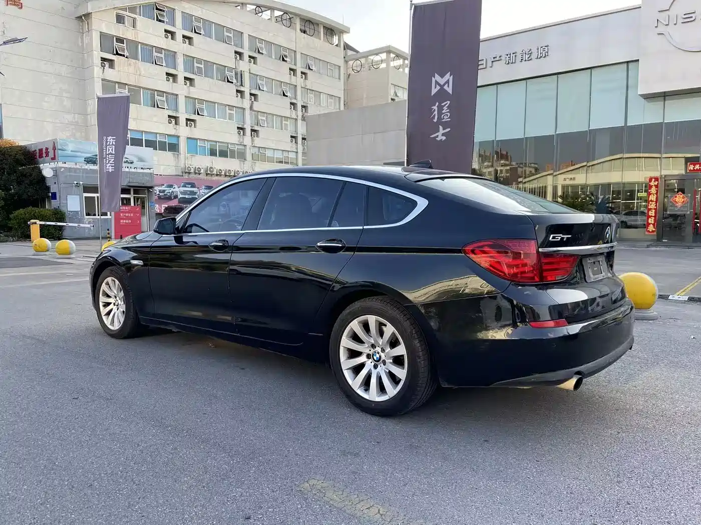 BMW 5 Series GT 2011 535i xDrive Luxury Model фото 6