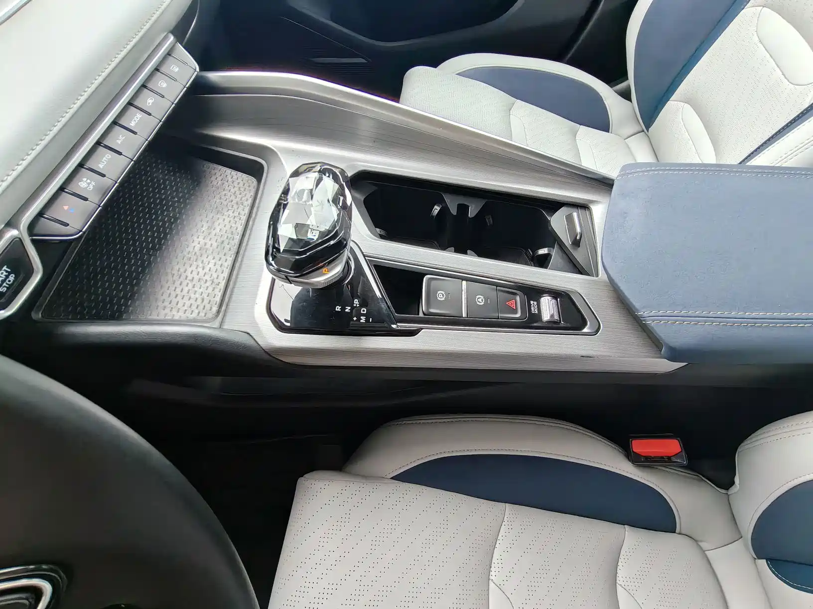 Фото 6 - Geely Preface